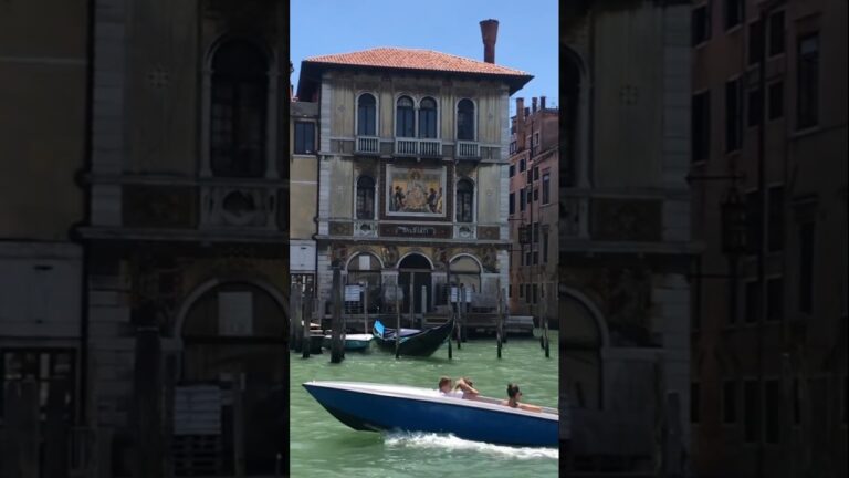 Venice Italy 😱🌍 ❤️ || most beautiful place in Venice Italy 😱 #facts #shorts #venice#italy#shortsfeed