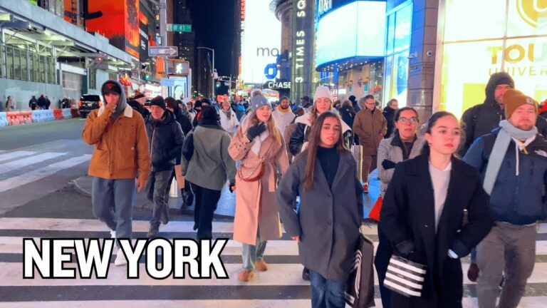 4K New York City – Times Square and 🎄 Bryant Park Winter Village at NIGHT!